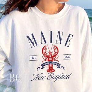 Maine Lobster Sweatshirt | Vintage New England Coastal Crewneck | Nautical Lobster Shirt | Beach Lovers