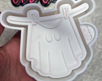 Halloween boo sheet clothes line ghost freshie mold.  Halloween freshie mold! Ghost Freshie mold