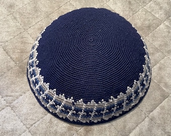 Elegante kipá clásica tejida a crochet, hecha a mano, auténtica artesanía israelí con fino hilo de algodón / hecha en Israel