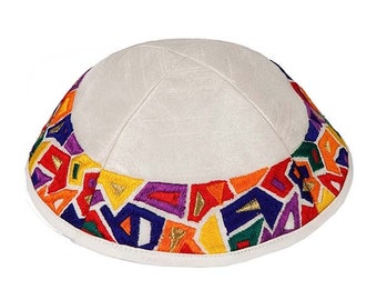 Kipa/Kippa/Kippah/Yarmulke con ricamo geometrico / Accessorio ebraico fatto a mano con design unico