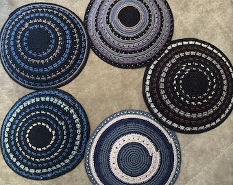 Kippot lavorato a maglia di alta qualità fatto a mano con motivi autentici / Prodotto in Israele con fili di cotone / kipa / kippa / kippah / yarmulke