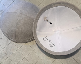Kipot personalizado em linho cinza claro para casamento, bar mitzvá e bat mitzvá - impressão de kipot - kipot para eventos - Kipot com prendedores