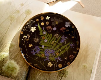 Botanical Resin Tray – Fern & Wildflower Nature Art Decor (20cm)
