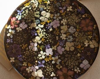 Botanical Resin Tray – Handmade Pressed Flower Decor, Black Floral Tray