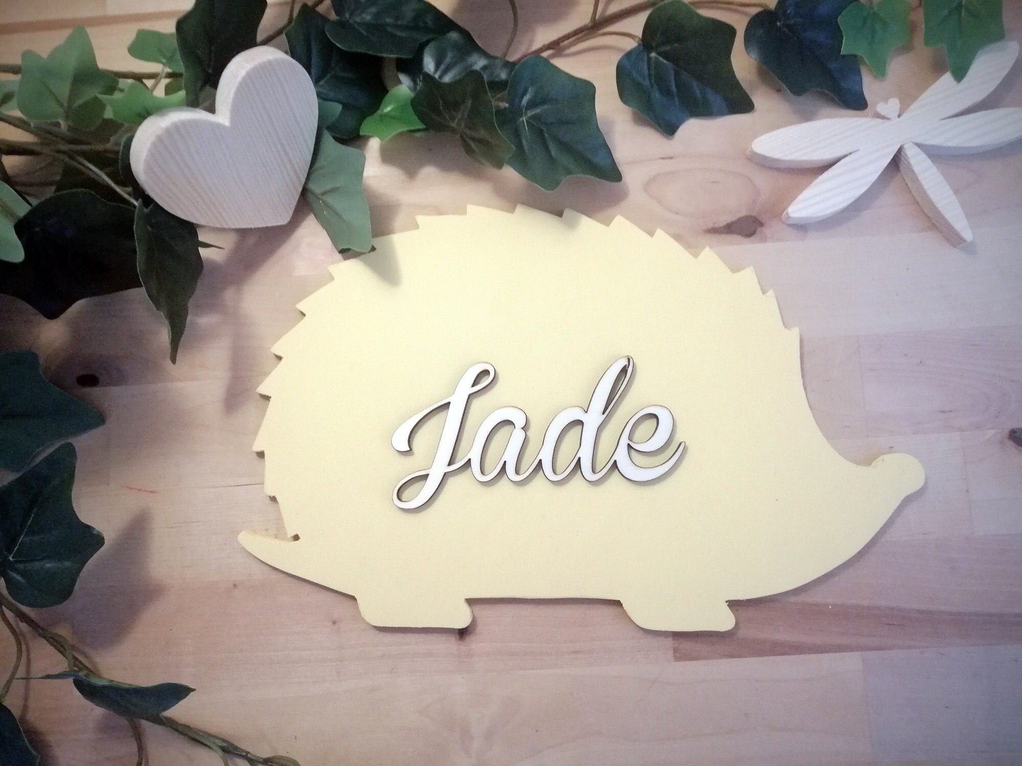 Prénom en Bois sur Un Hérisson