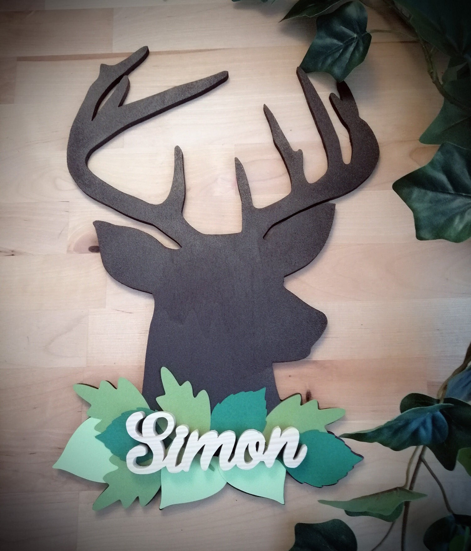 Prénom en Bois sur Tête de Cerf ou Renne