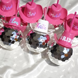 Bicchieri da cowgirl in plastica con nome personalizzato, tema anni '70, compleanno, western, decorazione per l'ultima festa in discoteca della sposa