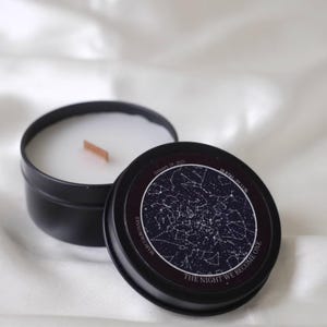 Vela com aroma de mapa estelar personalizado, céu noturno personalizado por data em que nos conhecemos, mapa estelar, aniversário de casamento, velas de recipiente, presente de noivado