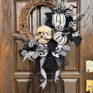 Glam skull Halloween wreath