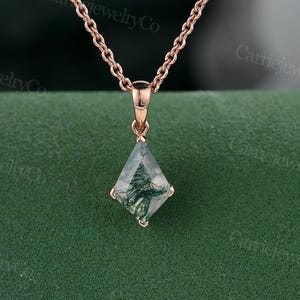 Kite cut Moss Agate necklace Rose gold necklace Solitaire Necklace Women Minimalist Necklace Green Agate pendant Promise Anniversary gift