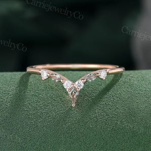 Kite cut Green Sapphire curved wedding band Unique Rose gold wedding band Lab grown diamond Dainty Matching band Promise Anniversary gift