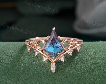 Kite cut Alexandrite engagement ring Vintage Rose gold Marriage ring Cluster Marquise diamond ring Art deco Bridal ring Anniversary gift
