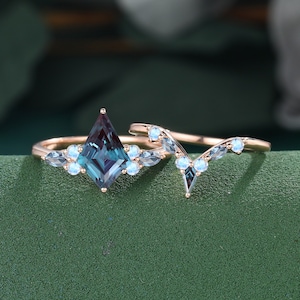 Kite cut Alexandrite engagement ring set unique rose gold Kite cut alexandrite moonstone ring Marriage Vintage bridal Anniversary ring set