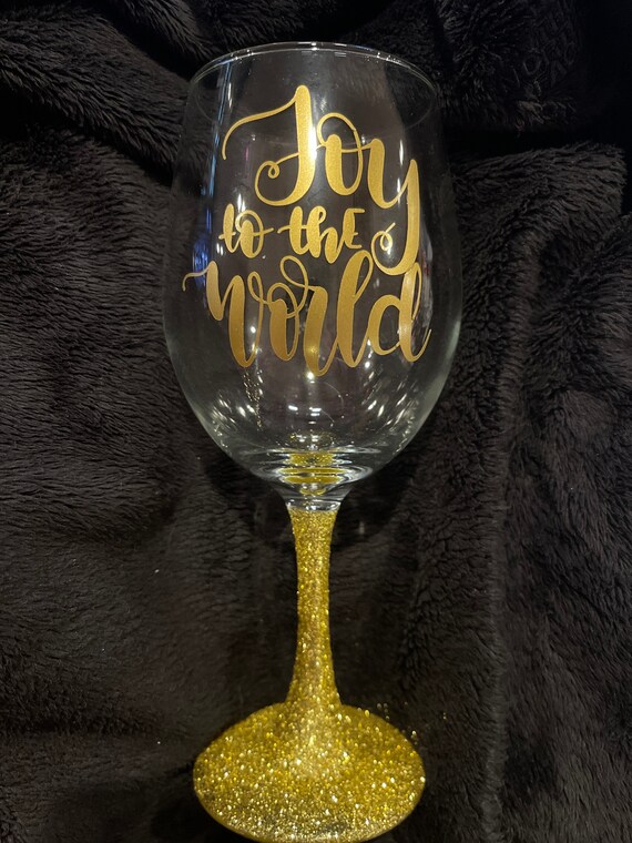 Joy to the World Wine Glass