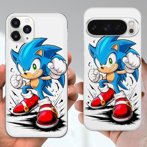 Puede incluir: Fundas blancas para tel&eacute;fono con una ilustraci&oacute;n de dibujos animados de Sonic the Hedgehog. El personaje es azul con guantes blancos, zapatos rojos y ojos verdes. Elementos gr&aacute;ficos negros rodean al personaje, sugiriendo movimiento.