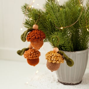 Crochet Pattern Acorn Christmas Tree Decoration, Winter Cozy Hugge Ornament, Xmas Home Décor DIY, Easy Tutorial for Beginners image 10
