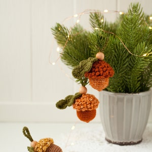 Crochet Pattern Acorn Christmas Tree Decoration, Winter Cozy Hugge Ornament, Xmas Home Décor DIY, Easy Tutorial for Beginners image 9