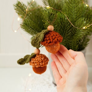 Crochet Pattern Acorn Christmas Tree Decoration, Winter Cozy Hugge Ornament, Xmas Home Décor DIY, Easy Tutorial for Beginners image 4