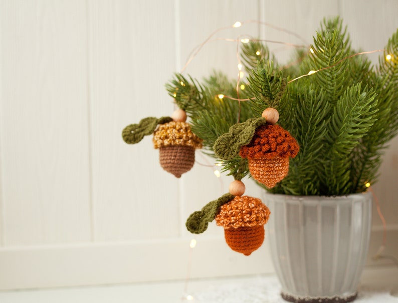 Crochet Pattern Acorn Christmas Tree Decoration, Winter Cozy Hugge Ornament, Xmas Home Décor DIY, Easy Tutorial for Beginners image 6