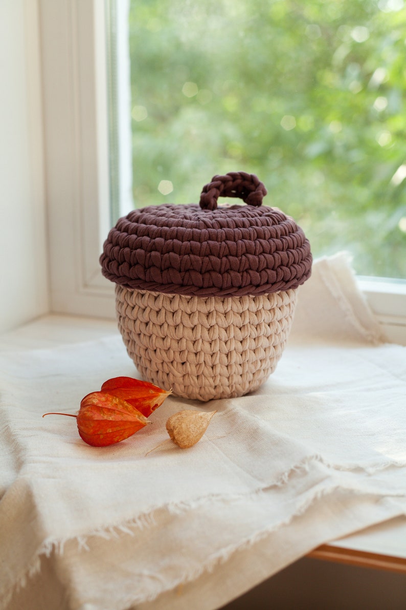 Acorn Basket Crochet Pattern, T-Shirt Yarn Basket Instruction, Autumn Fall Cozy Home Décor, Halloween Thanksgiving Decoration Hugge Mood DIY image 6