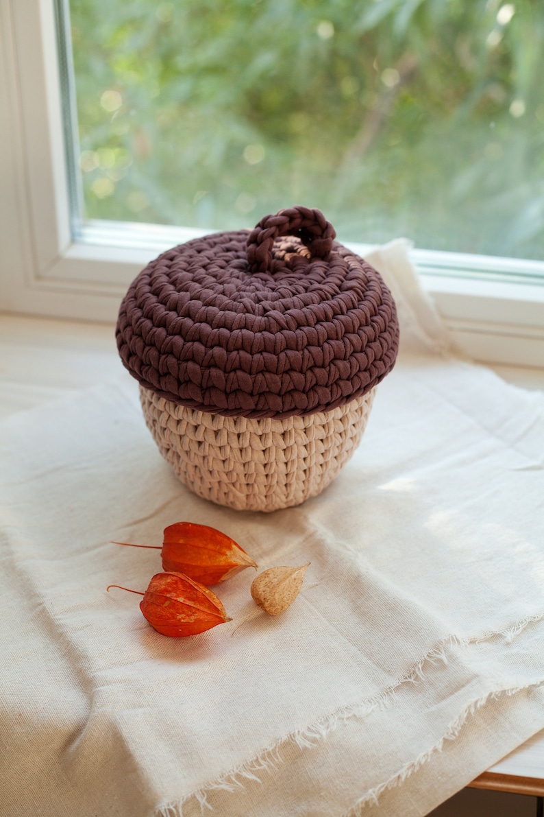 Acorn Basket Crochet Pattern, T-Shirt Yarn Basket Instruction, Autumn Fall Cozy Home Décor, Halloween Thanksgiving Decoration Hugge Mood DIY image 10