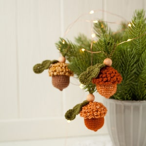 Crochet Pattern Acorn Christmas Tree Decoration, Winter Cozy Hugge Ornament, Xmas Home Décor DIY, Easy Tutorial for Beginners image 5