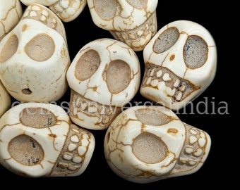 Amazing White Turquoise Crystal Skull Shape Gemstone, Hand Carved Loose Gemstone for Jewelry Making Skull Healing Crystal Pendant Charm 25MM