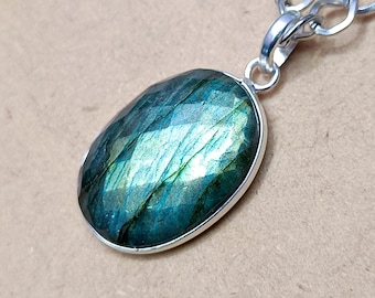 ペンダント - エッチング加工 ブルーグリーン ラブラドライト