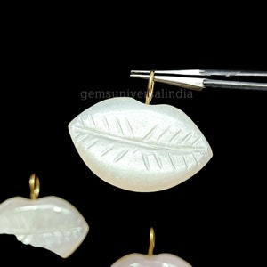 Flashy Moonstone Carved Lip Pendant, Natural White Moonstone Gemstone Lips Pendant, 14k Gold Kiss Pendant, Lips Charms Pendant, Jewelry Gift