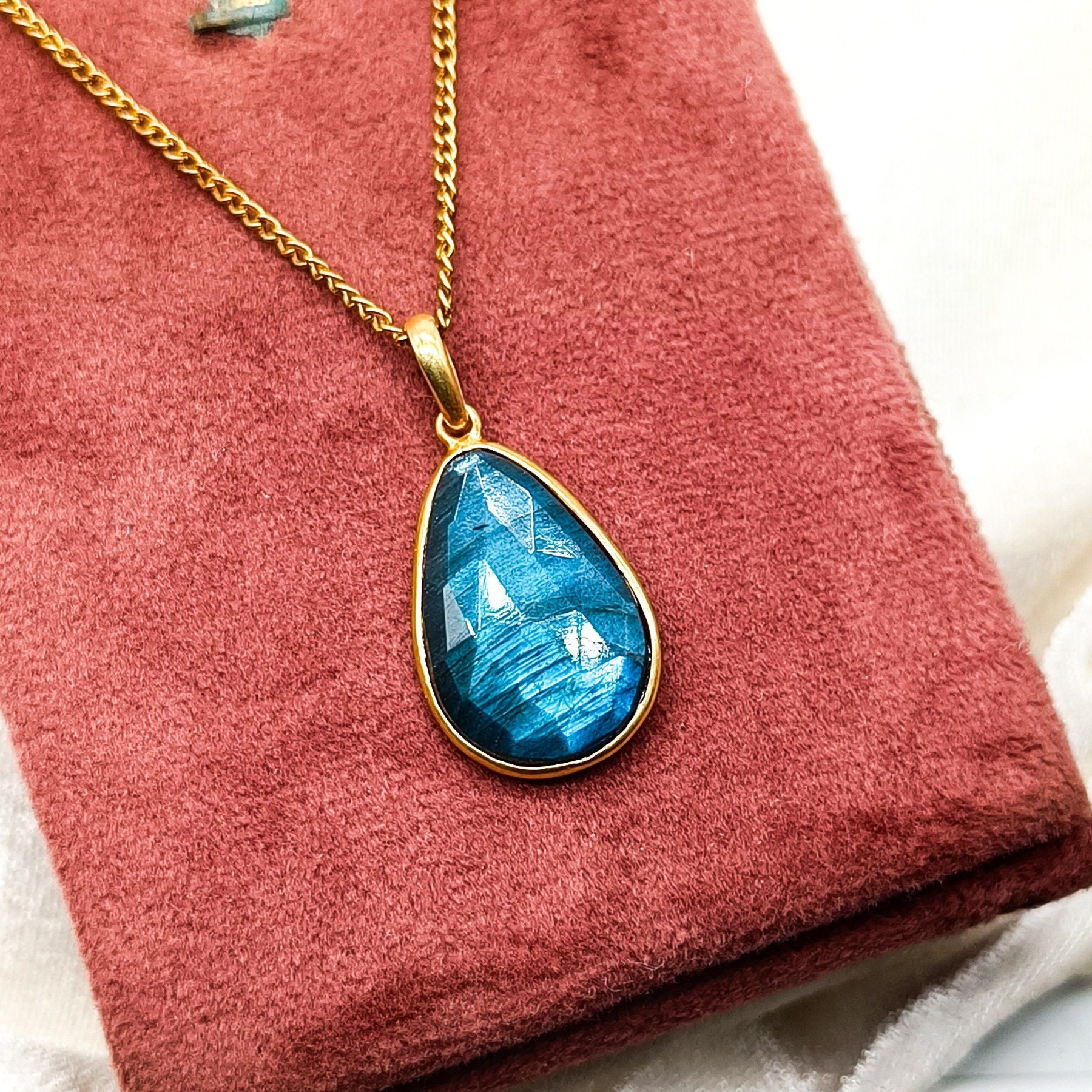 天然ラブラドライトファセットペアジェムストーンベゼルペンダント