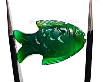 天然グリーンオニキスの魚の彫刻された宝石ビーズ、ジュエリー作りの