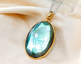 Natural Labradorite Pendant, 14K Solid Gold Labradorite Pendant, Solid Gold Pendant, November Birthstone, Bezel Pendant, Christmas Gift