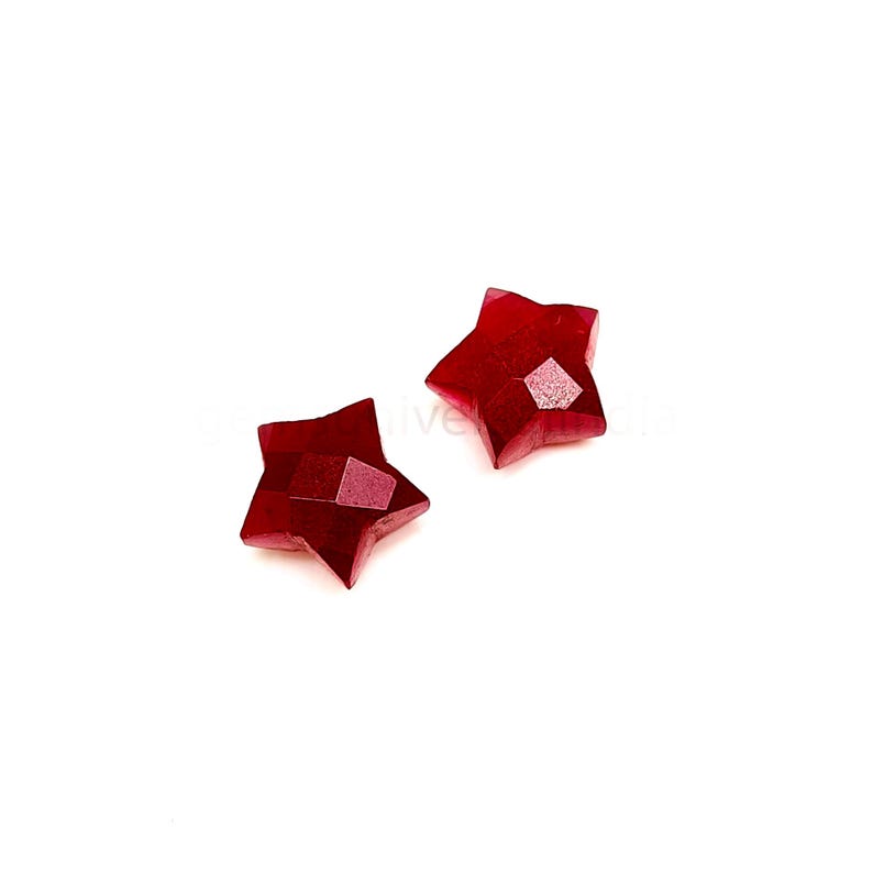 Vacker röd rubin stjärnformad ädelsten, fasetterade handsnidade stjärnpärlor för smycken, glasfyllda rubinstjärnbrioletter, helande kristaller 10 MM bild 3