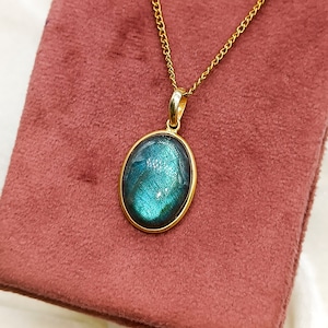 Natural Labradorite Pendant, 14K Solid Gold Labradorite Pendant, Solid Gold Bezel Pendant, November Birthstone, Christmas Gift, Oval Pendant