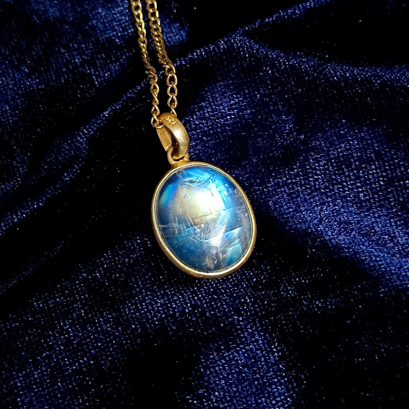 14K Solid Gold Mondstein Anhänger, Gelbgold Halskette Anhänger, natürlicher Regenbogen Mondstein Oval Edelstein Anhänger, Juni Birthstone Schmuck