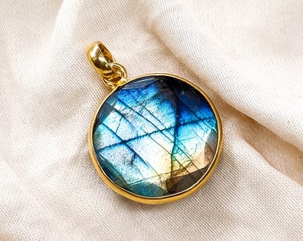 Natural Labradorite Pendant, 14K Solid Gold Labradorite Pendant, Solid Gold Bezel Pendant Necklace, November Birthstone, Christmas Gift