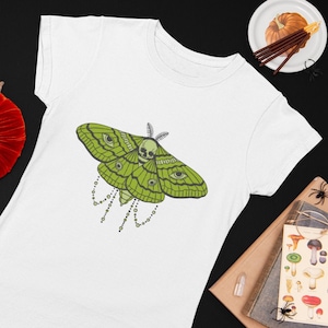 Adesivo Death Head Moth Decal 'n Transferência por sublimação / Ferro no remendo. Camisetas e moletons, além de uma pequena transferência gratuita de sublimação também!