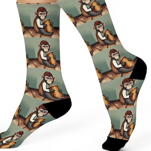 ¡Calcetines de mono! Regalos de calcetines con cojín de primera calidad. ¡Adorable mono vintage con un juguete de tambor bongó vintage! Calcetines geniales, envío gratis, ¡compare!