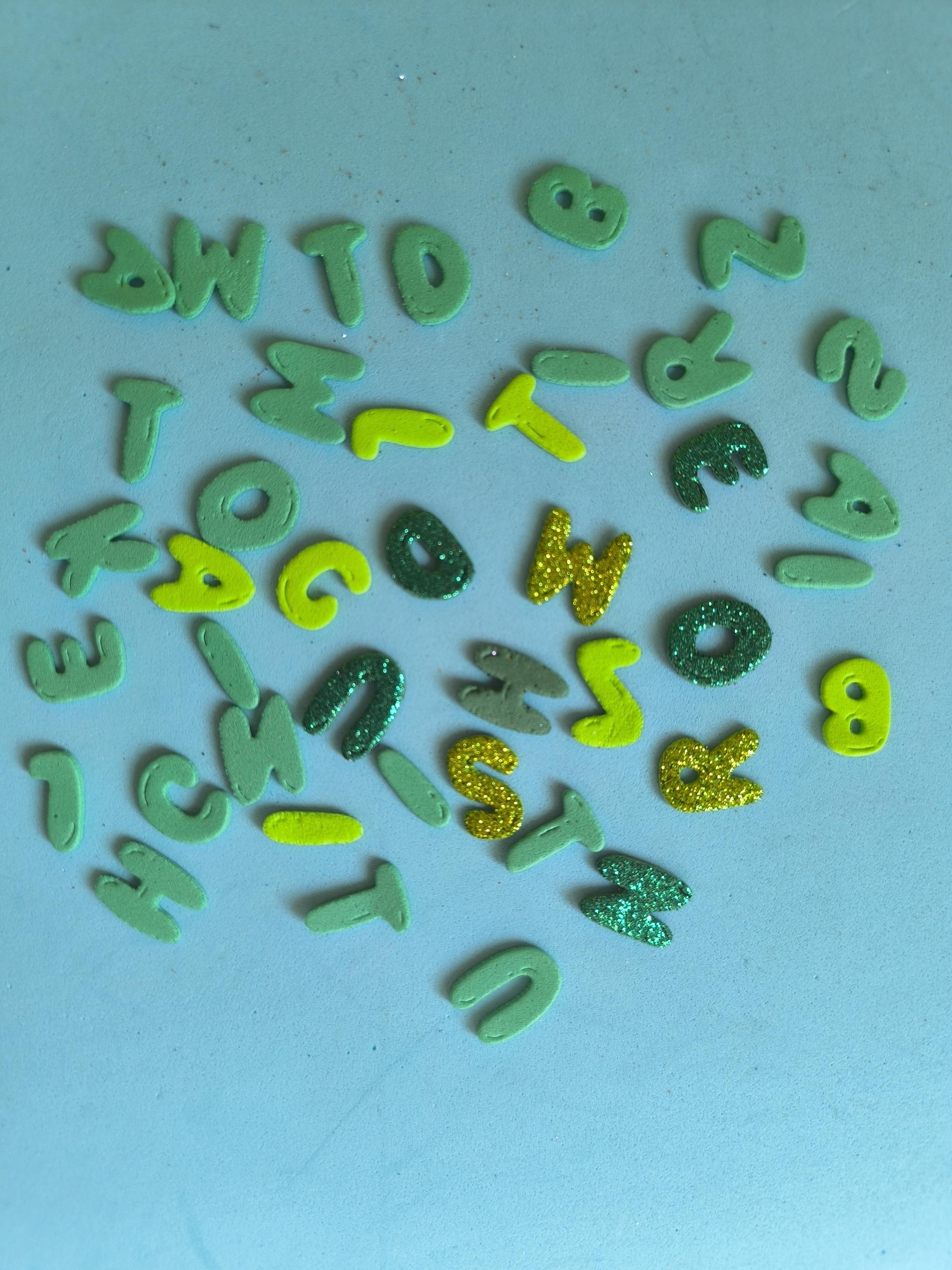 Lettere e numeri autoadesivi in gommapiuma glitterata | ABC | per il crafting e la progettazione di coni scolastici, carte, candele e molto altro - DIY Letter Set - Silver