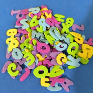 Lettere alfabeto di circa 2 cm in gomma Eva foam.