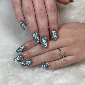Plant/Roses Press On Nails / Green Nails