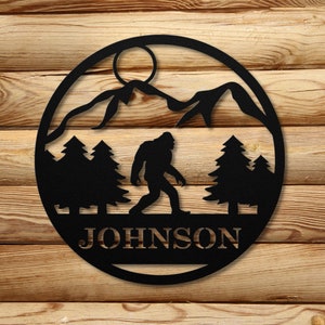Bigfoot Personalized Family Name Sign, Bigfoot Metal Sign, Custom Metal Sasquatch Wall Sign, Gifts for Him, Lodge Cabin Decor, Hunting Decor