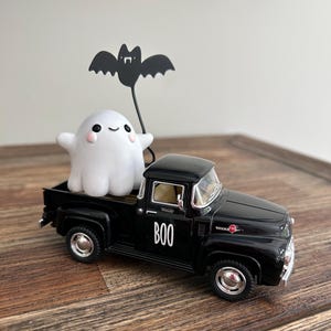Halloween Tier Tray - Halloween Tiered Tray Decor Bundle - Halloween Tiered Tray Decor - Ghost with Bat