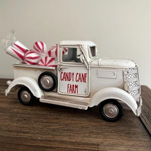 Candy Cane Lane - Christmas Mantel Decor - Christmas Decoration - Farmhouse Christmas - Rustic Holiday Decor - Candy Cane Wreath