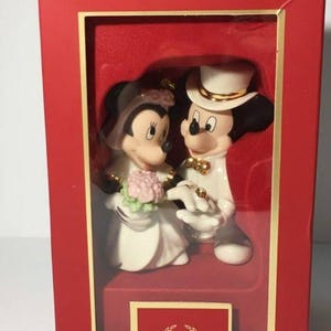 Minnie’s Dream Wedding Ornament Lenox Disney Showcase Ceramic Mickey Mouse