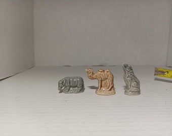 Wade Whimsy Rose Tea Figurine Miniature Ceramic Set England UK