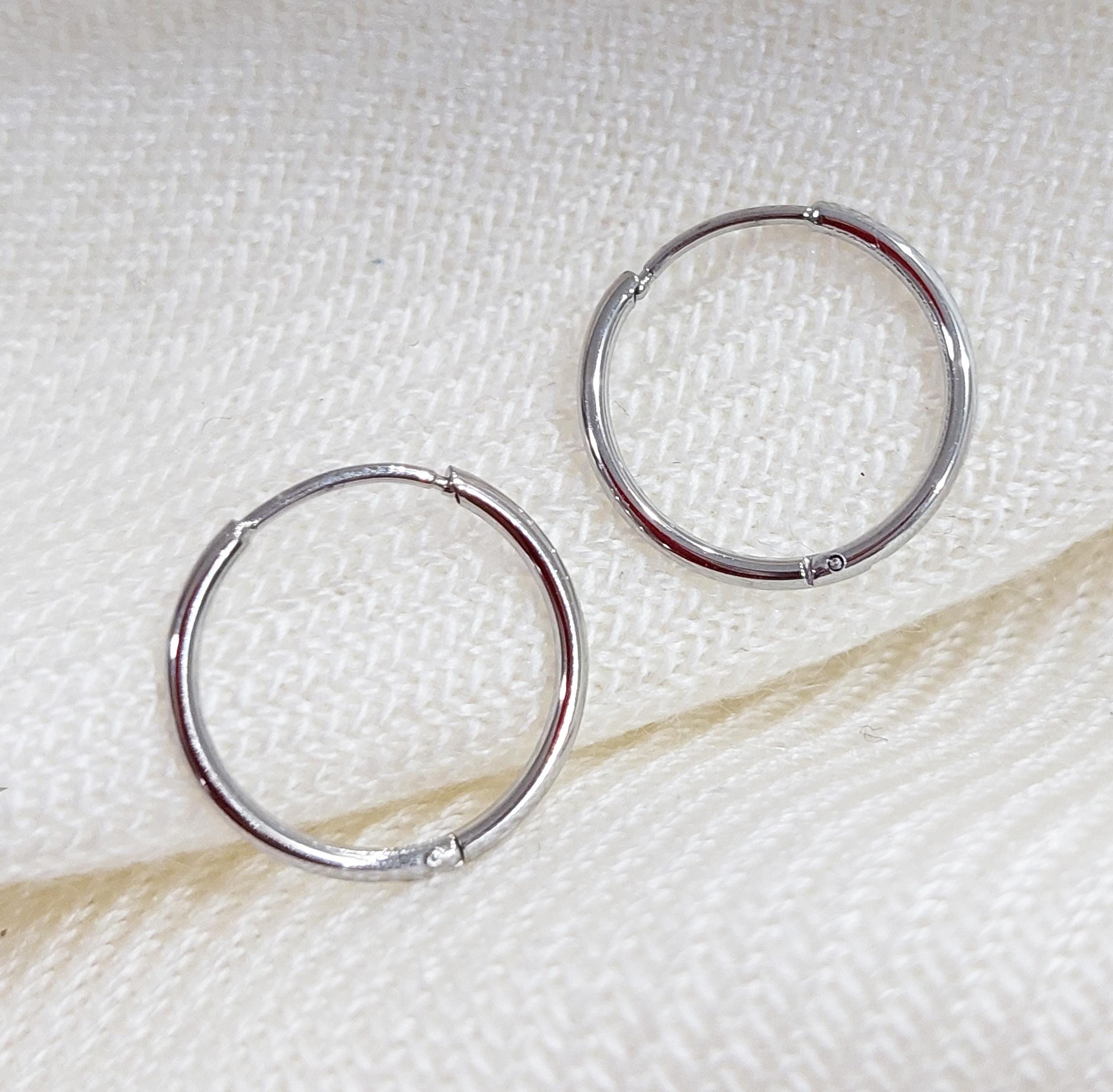 Orecchini A Cerchio Sottile InSCINTILLE – Placcati Oro O Argento – Made In Italy – Nickel Free – Confezione Regalo – Scegli Colore E Dimensione