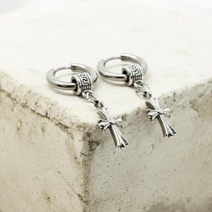 Set Orecchini 15 Paia Orecchini Con Croce Buccellati Orecchini Orecchini A Cerchio Con Croce Per Uomo E Donna – In Acciaio Inox, Chiusura A Clip, Nero/argento Orecchini A Cerchio Con Pendente Croce