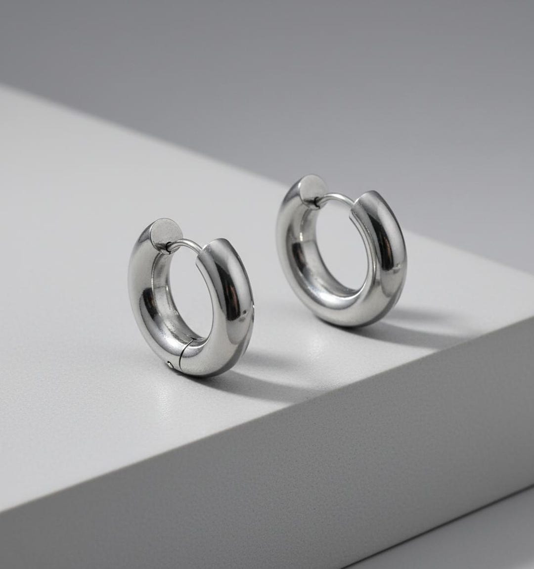 Flongo Orecchini A Cerchio Unisex In Acciaio Inossidabile – Multicolore, 14mm, Lucidati A Specchio – Gioielli Cool E Resistenti Per Uomo E Donna
