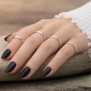 925 Silver Band Ring, 2mm Thin Band, Minimal Clasp, Unisex Ring for Thumb, Middle Finger, Ring Finger, Little Finger, Various Sizes